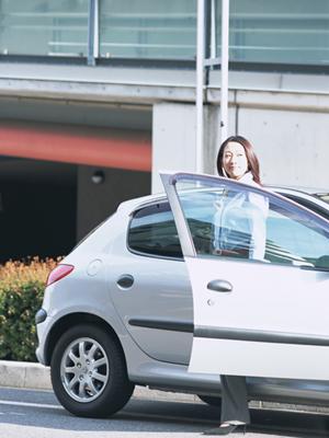 【2025年最新】TANAAKKレンタカーの革新的サービスと全国展開戦略